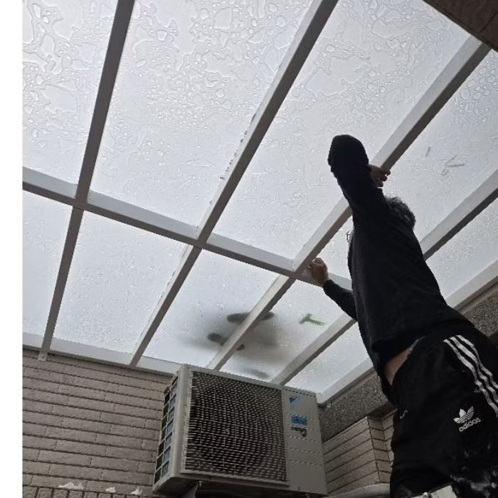 高雄住宅陽台5+5膠合強化玻璃採光罩
